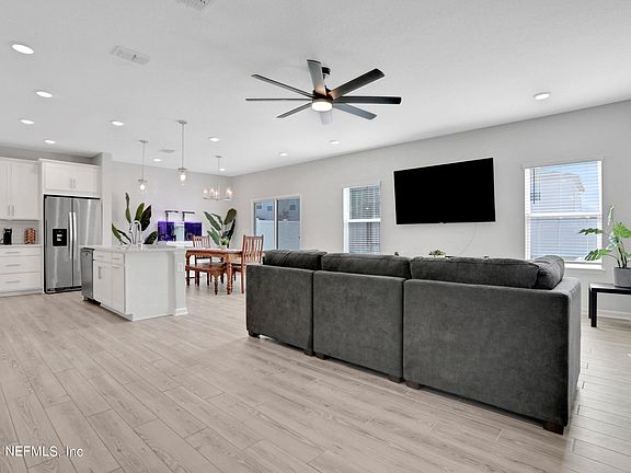 4th image of 12040 KEARNEY Street
