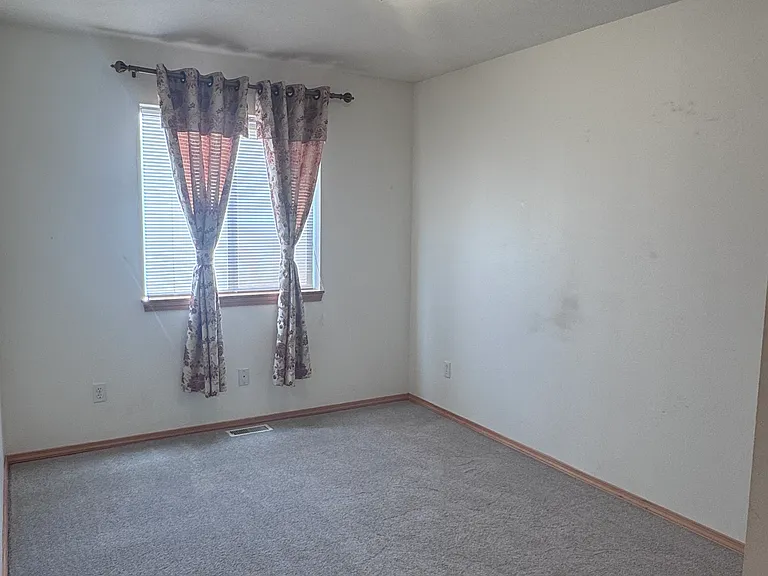 623 E Euclid Ave — Photo 14