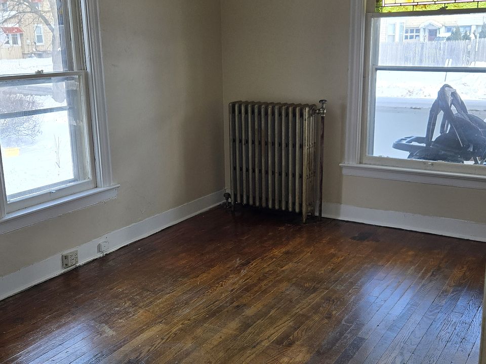 1st image of 18 Jefferson Ave #2