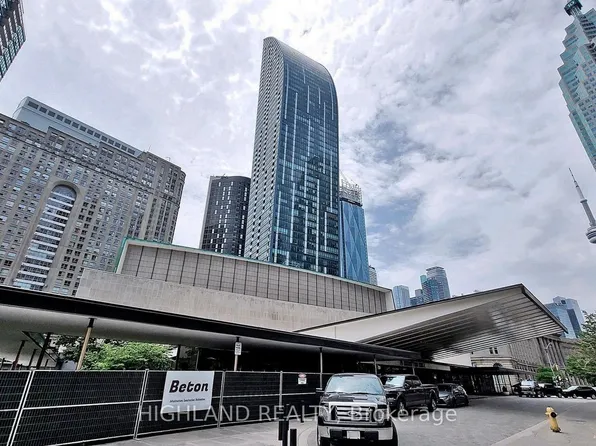 8 The Esplanade #2506, Toronto, ON M5E 0A6