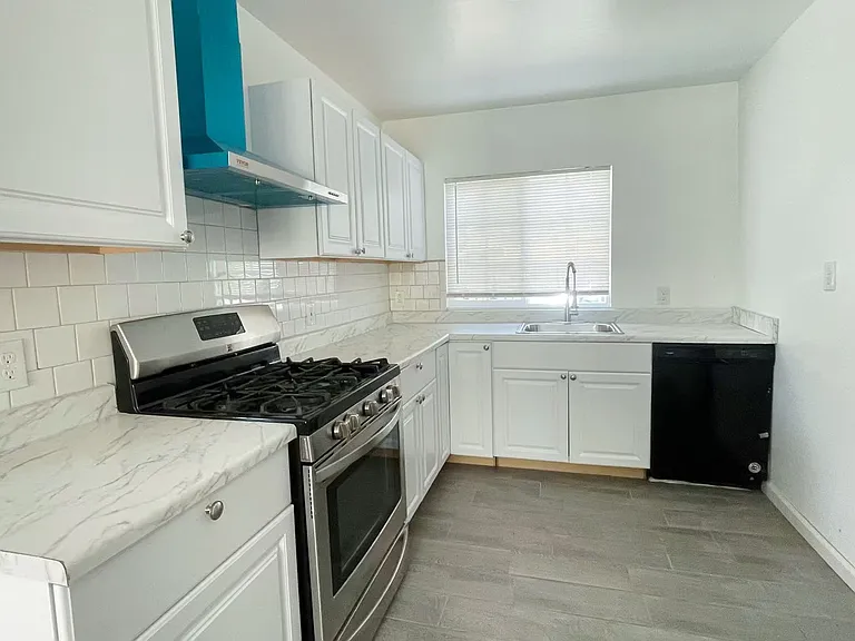 1705 Kenwood St #A — Photo 5