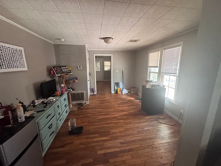 229 S Lowry St — Photo 4