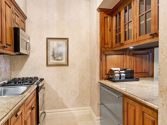 3rd image of 781 5th Ave APT 711