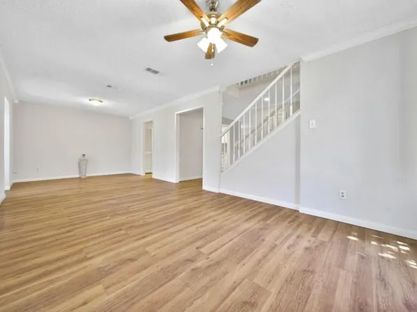 7846 Kendalia Dr, Houston, TX 77036
