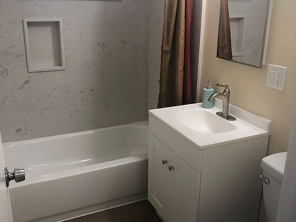 3rd image of 1735 Duvall Dr