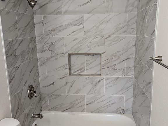 5th image of 4840 Santa Monica Ave