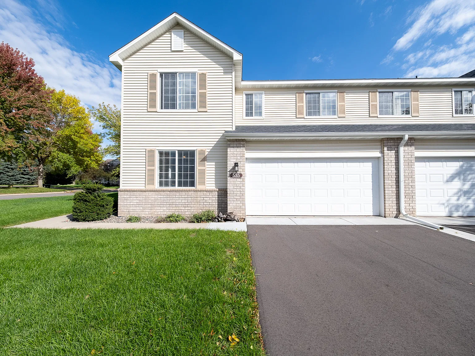 Tamarack Trail, Farmington (535) AB DG1 - 1 — Photo 2