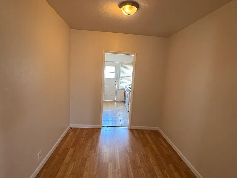 1750 Chestnut Ave — Photo 6