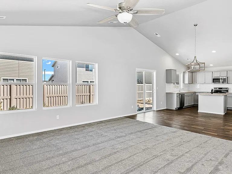 2662 W Balboa Dr — Photo 3