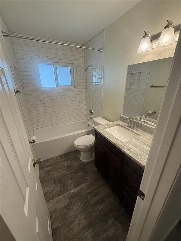 2 bed, 900 sqft, $1,895 — Photo 4