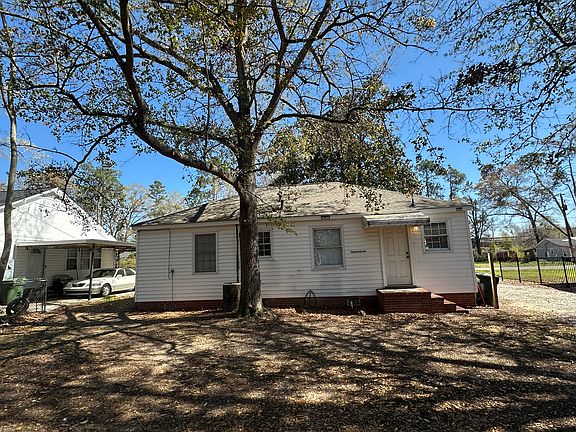 5th image of 25 Carmel Dr