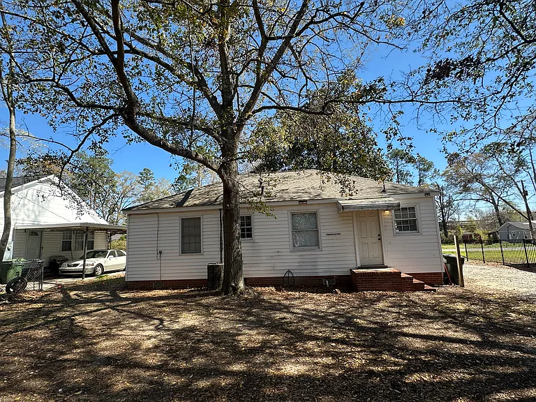 25 Carmel Dr — Photo 5
