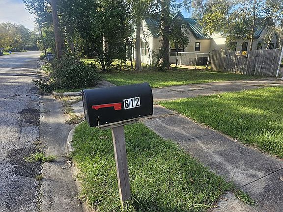 2nd image of 612 W North St