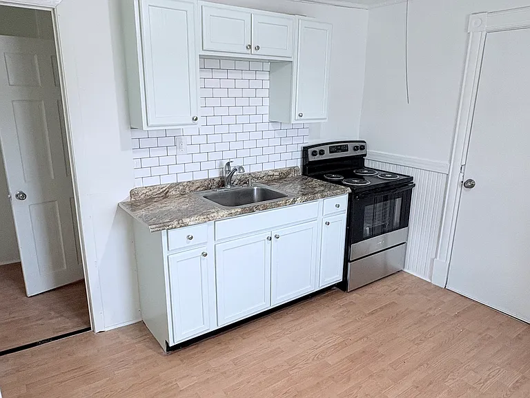 90 West St #2R — Photo 2