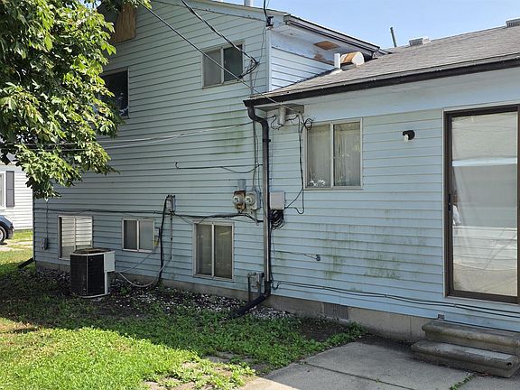 2nd image of 19285 E Forteen Mile Rd