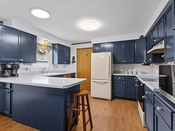 3rd image of 416 S Joseph St