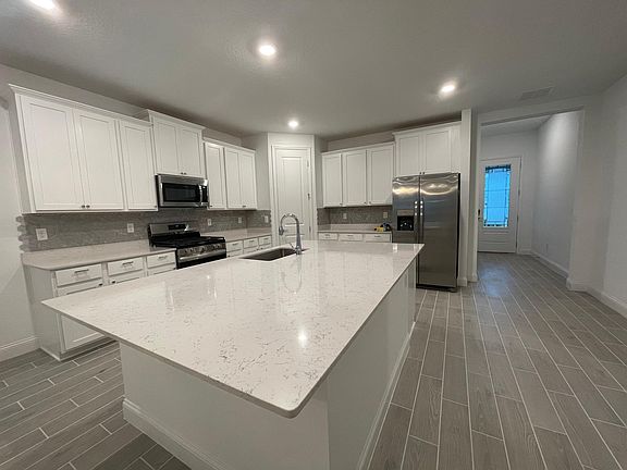 4th image of 123 Dollar Court St