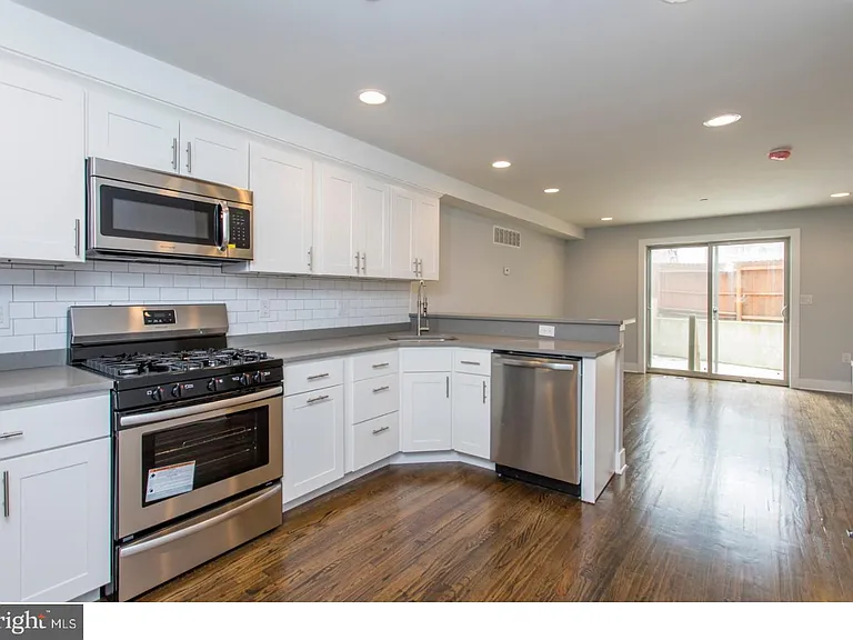 1824 Poplar St #1 — Photo 3