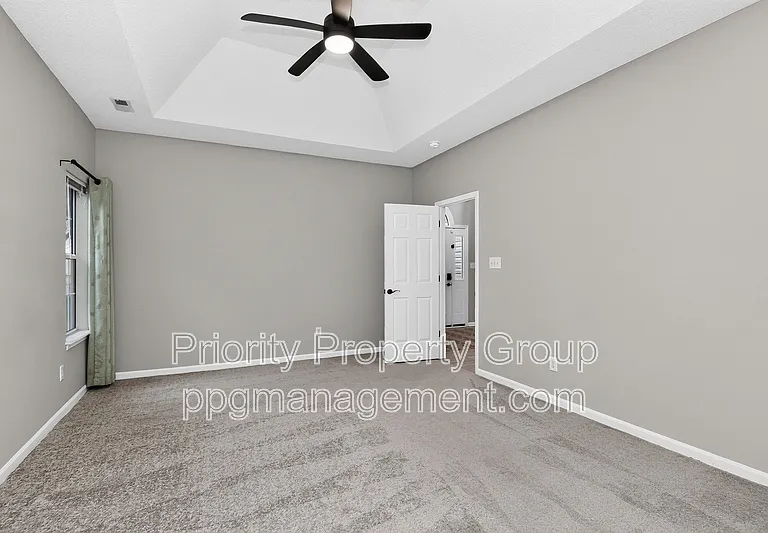 9118 Pine Springs Ct — Photo 20
