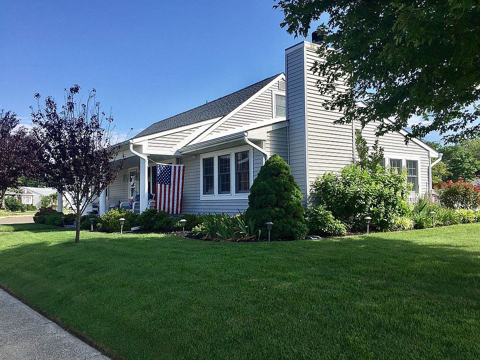 2nd image of 407 Yale Ave