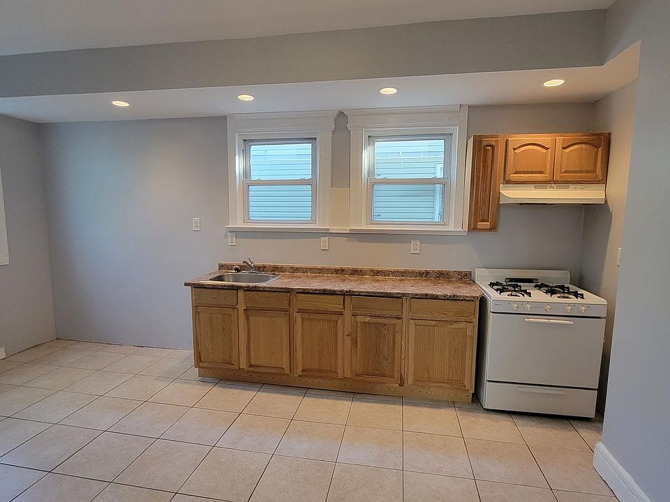 1st image of 50 Columbia Ave Floor 1