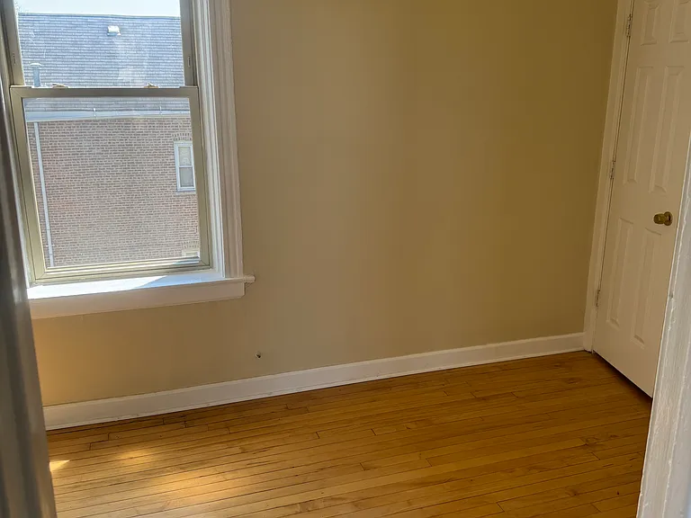 1431 S Avers Ave #3F — Photo 10