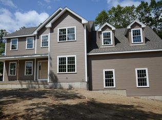14 Crest Cir, Smithfield, RI 02917