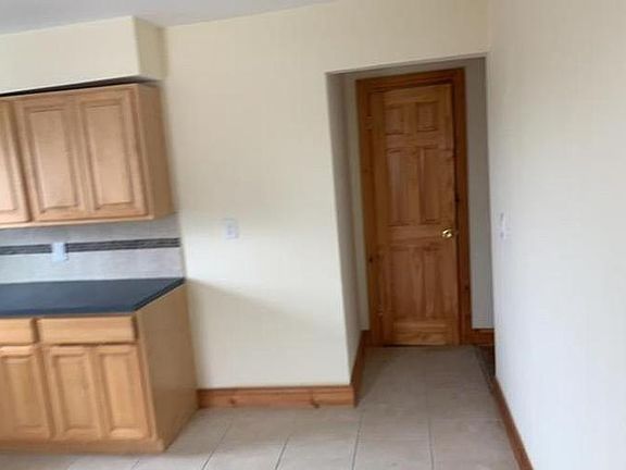 3rd image of 155 Lincoln Ave