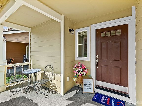 2nd image of 4308 Roxanna Loop SE
