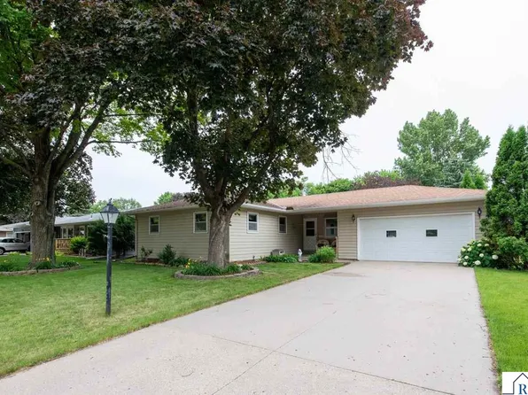 1808 Sunray Ave, Mankato, MN 56001
