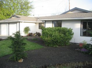 21910 SW Columbia Cir, Tualatin, OR 97062