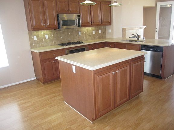 3rd image of 462 Avenida Mantilla