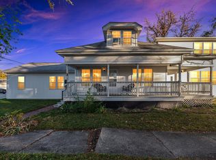 33 E Bernhard Ave, Hazel Park, MI 48030