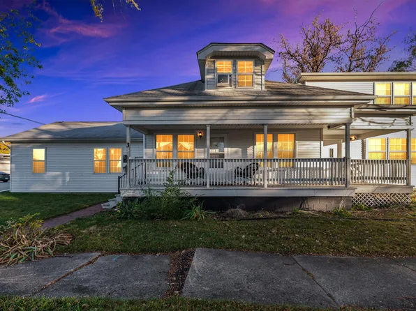 33 E Bernhard Ave, Hazel Park, MI 48030
