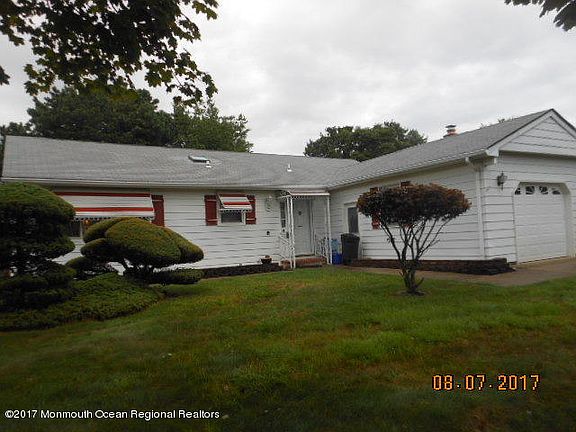 2nd image of 5 Redlands Ct