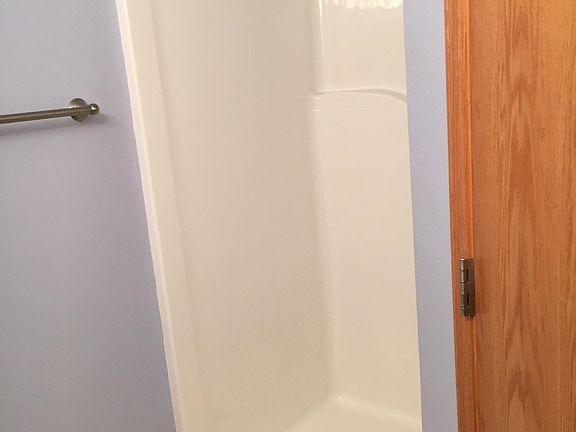 4th image of 130 Jefferson Ln
