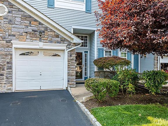 2nd image of 29 Hanna Ln