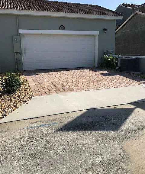 4978 Sprint Cir — Photo 9