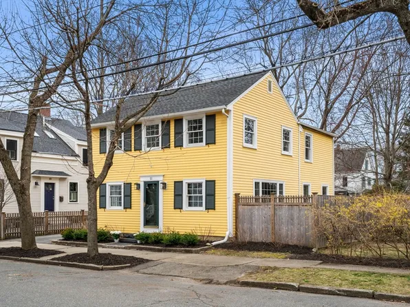 51 Oakland St, Newburyport, MA 01950