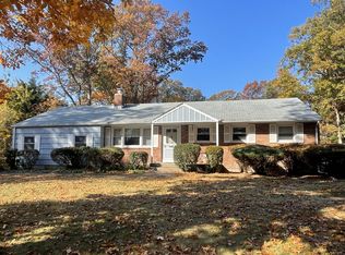 11 University Dr, East Setauket, NY 11733