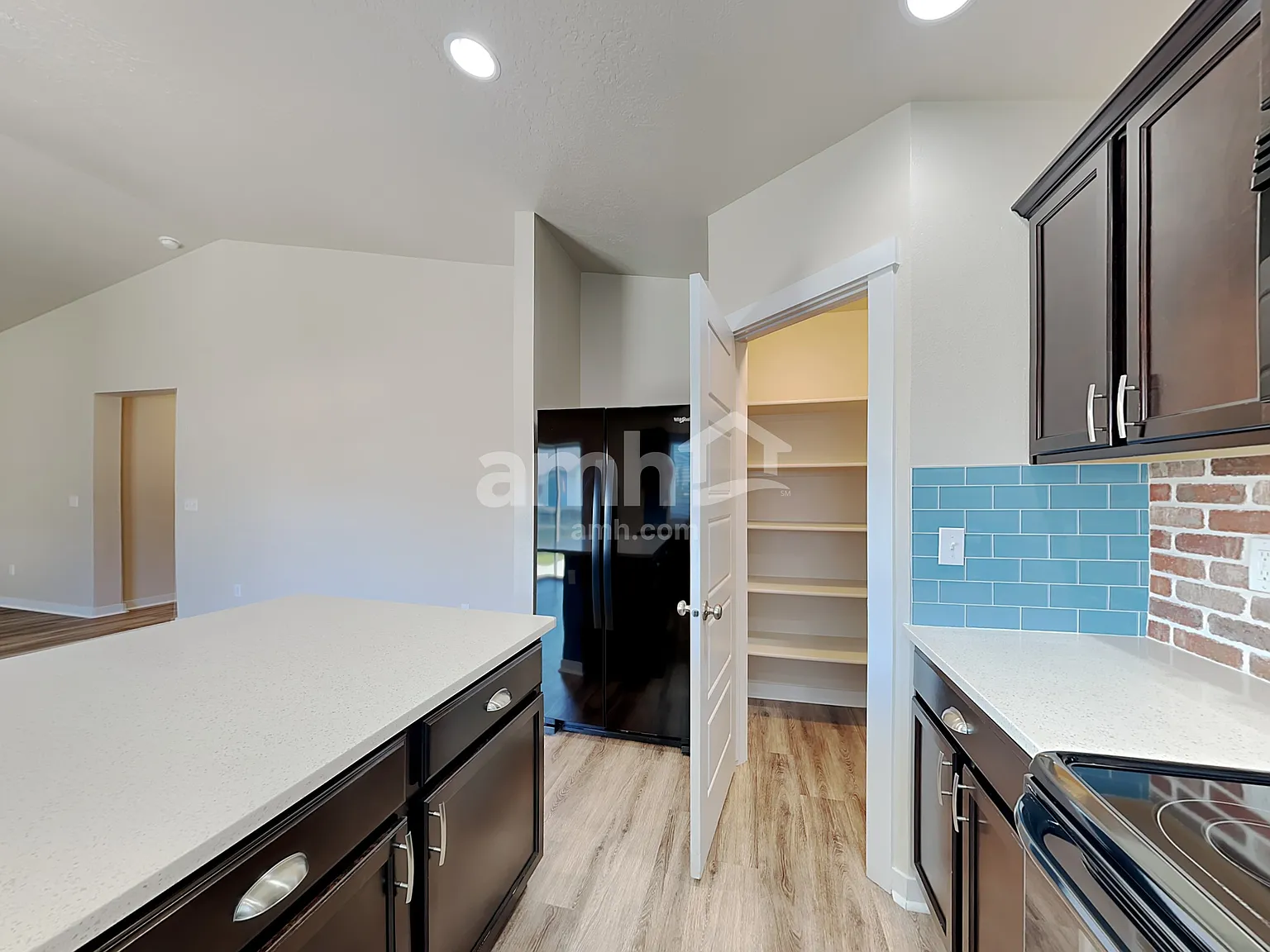 4 bed, 2.0 bath, 1845 sqft, $2,730 — Photo 4