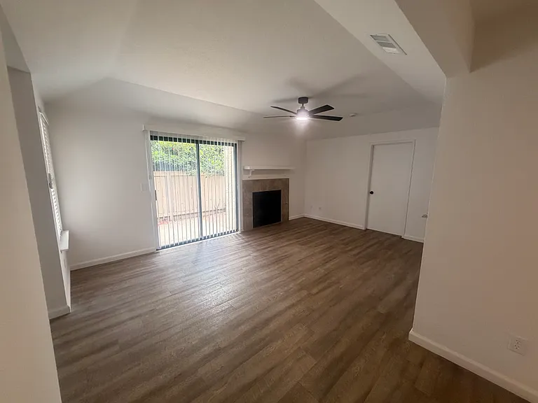 340 W Lexington Ave #101 — Photo 2