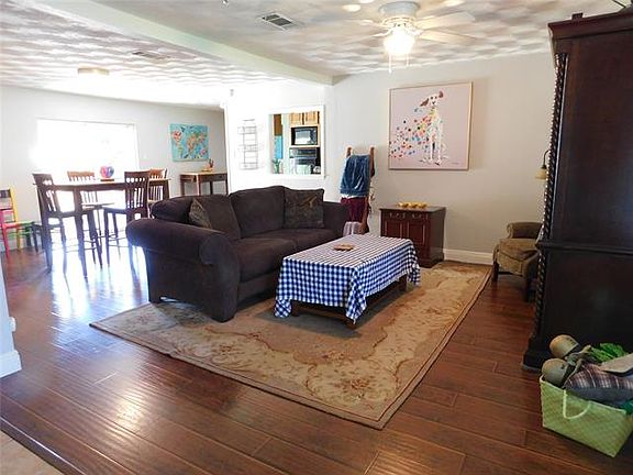 4th image of 617 Bedford Dr