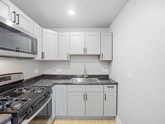 3rd image of 591 Andover St