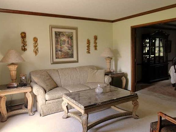 4th image of 8545 Appleridge Cir