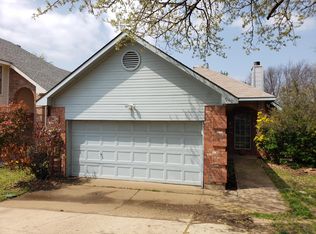 940 S Old Orchard Ln, Lewisville, TX 75067