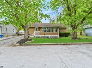 47 Bridge St, Ogdensburg Boro, NJ 07439