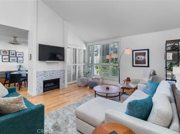 17711 Margate St APT 313, Encino, CA 91316