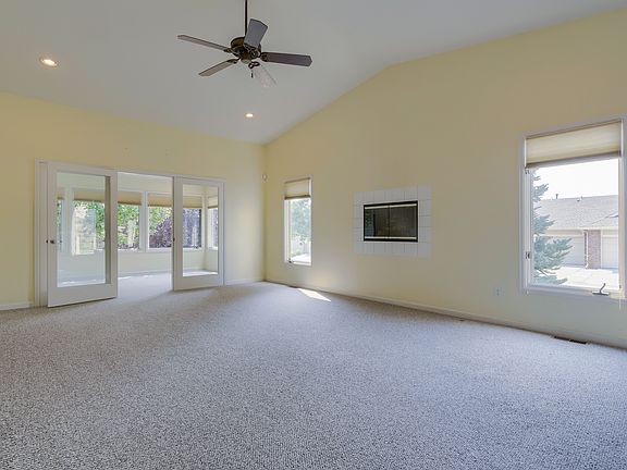 B2 - Living Room 2.jpg