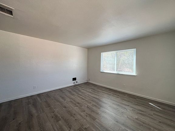 5th image of 2033 Harvard Dr